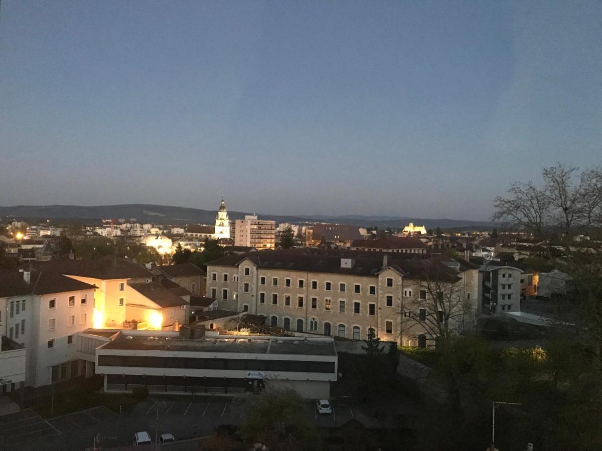 Bel Appartement Renove, Spacieux Et Lumineux Bourg-en-Bresse Dış mekan fotoğraf